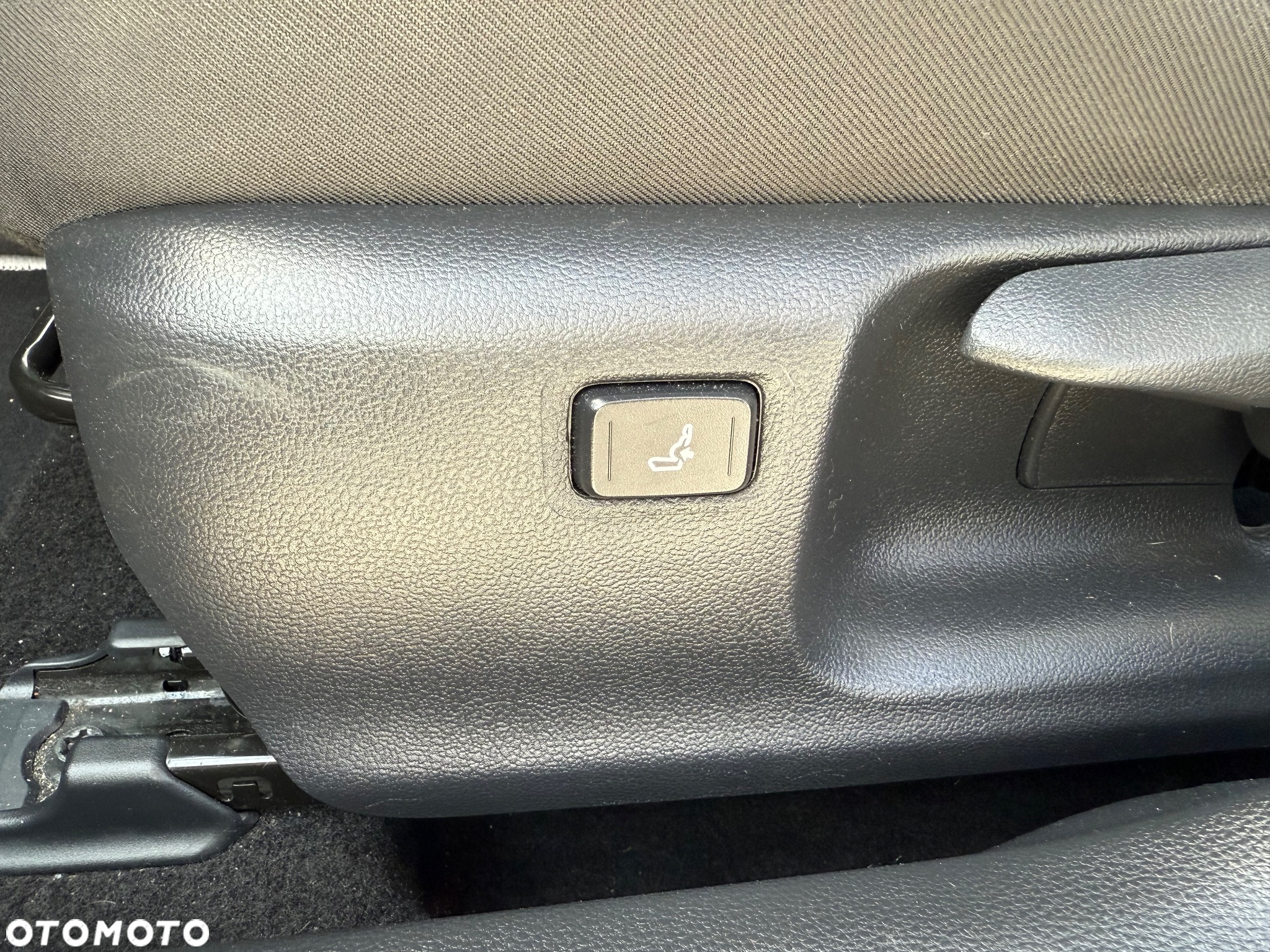 Toyota Corolla 1.8 Hybrid Comfort - 24