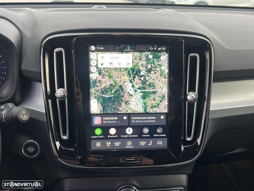 Volvo XC 40 2.0 B3 Black Edition - 11