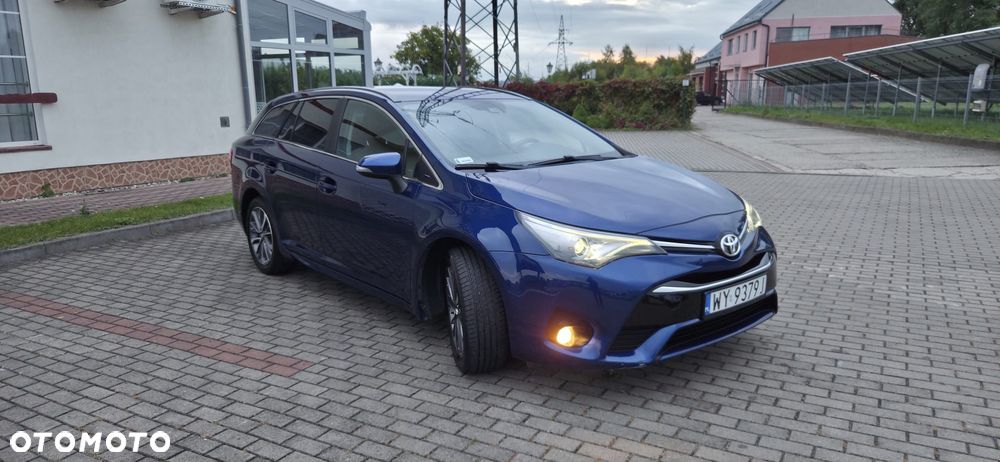 Toyota Avensis 2.0 D-4D Premium - 24