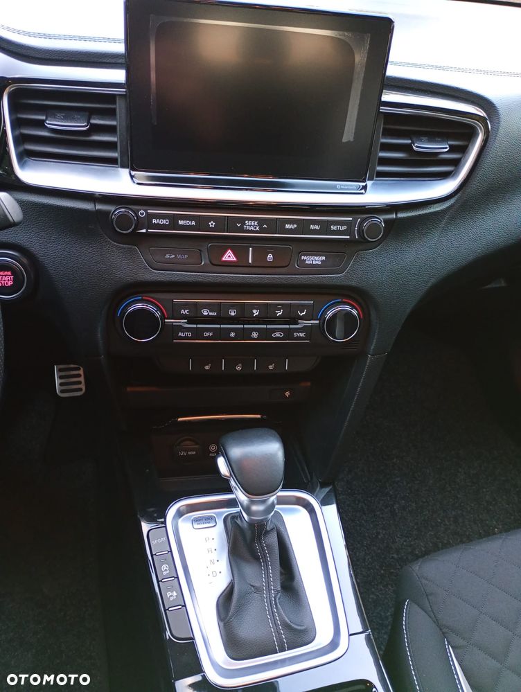 Kia ProCeed - 13