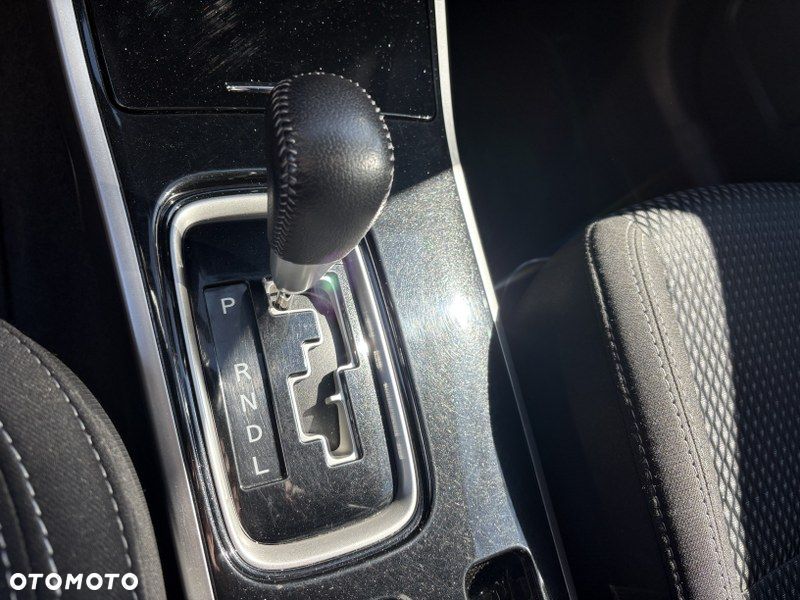 Mitsubishi Outlander 2.0 Intense + SDA 4WD CVT - 10