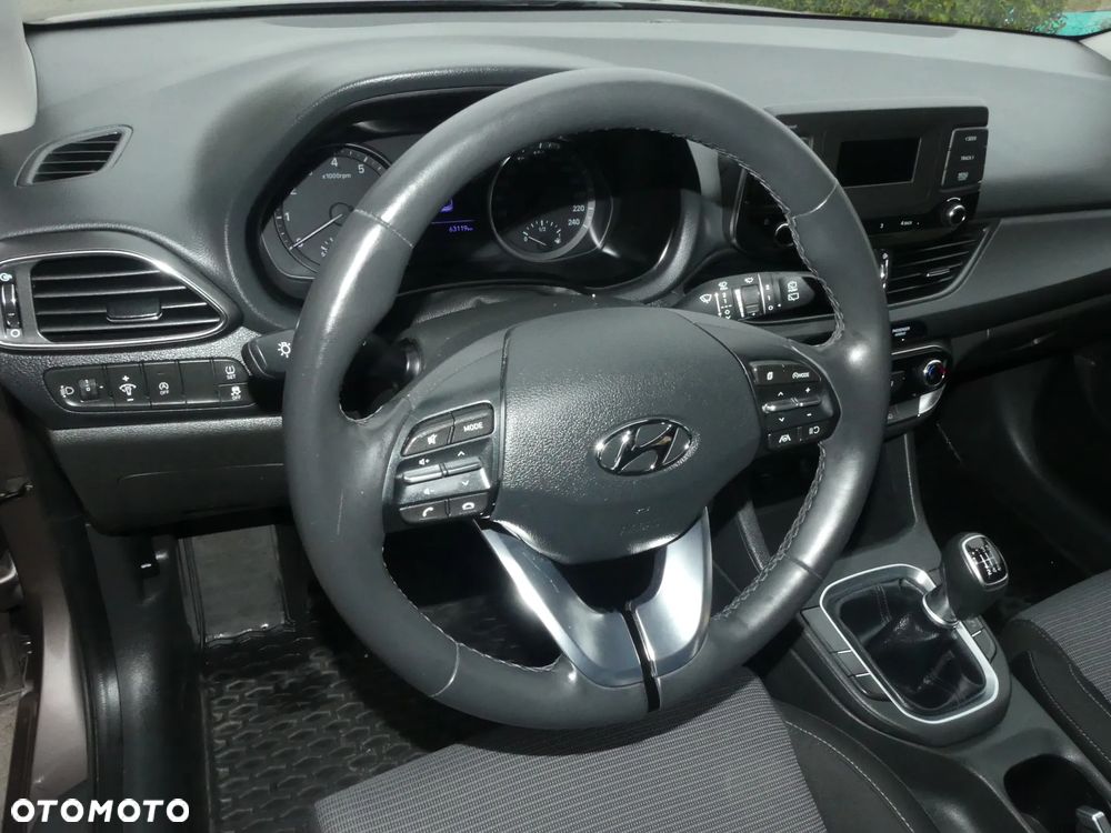 Hyundai i30 1.5 DPI Comfort - 25