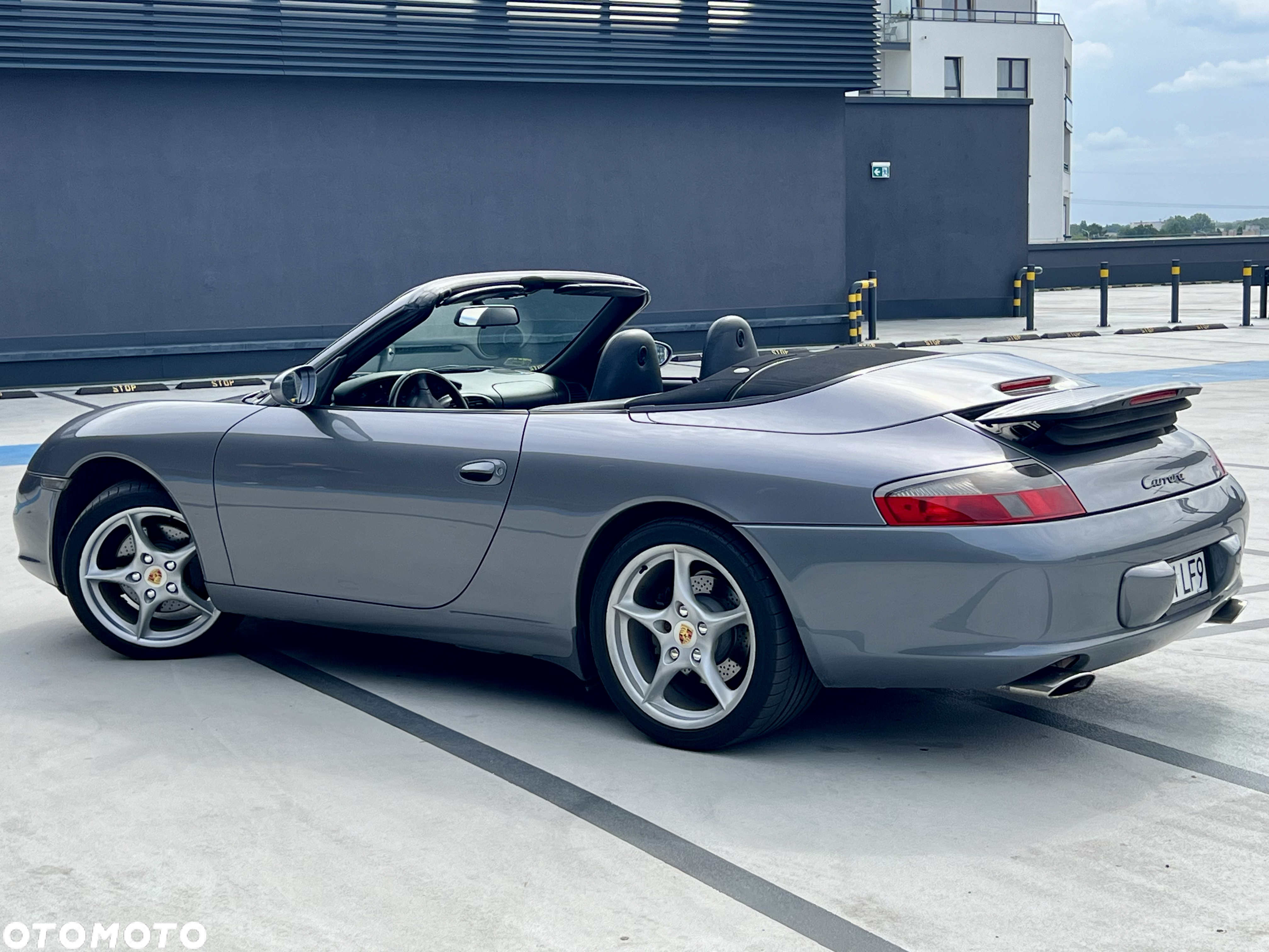 Porsche 911 Carrera - 2