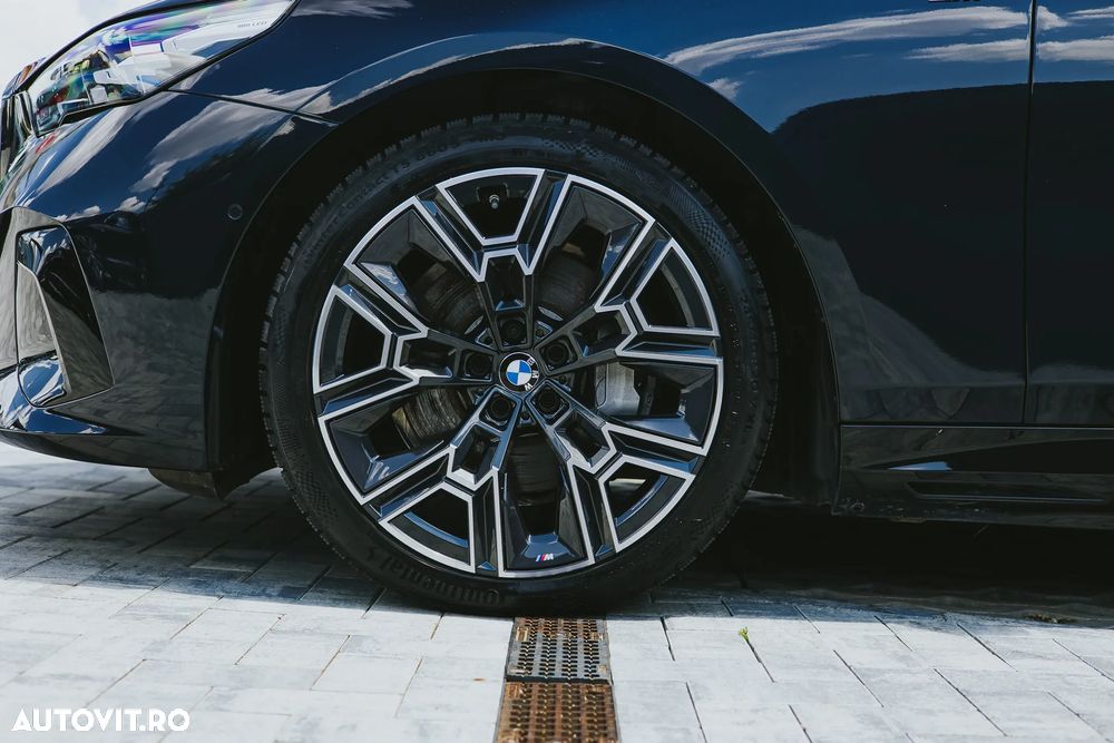 BMW i5 - 8