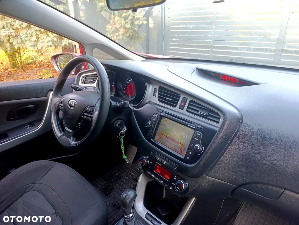 Kia Ceed 1.4 CVVT SW Dream Team Edition - 9