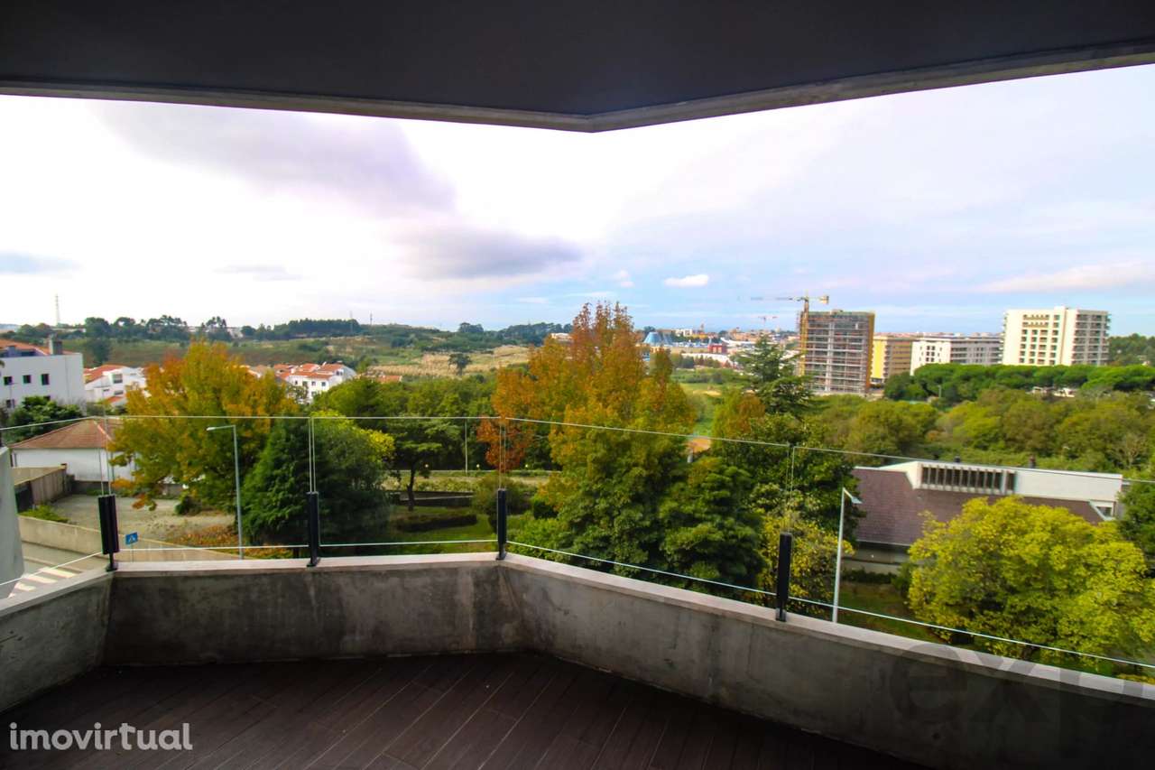 ✨ T2 Moderno com Varanda e Garagem em **Plaza Dom Henrique** – Confort - Grande imagem: 3/60