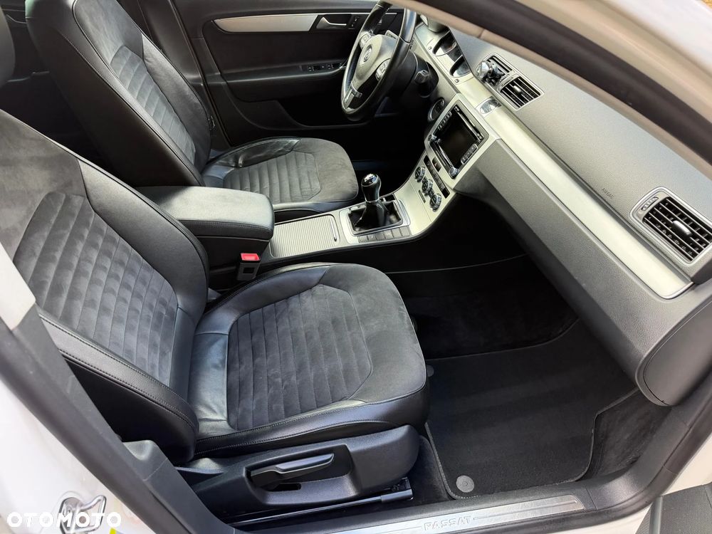 Volkswagen Passat 2.0 TDI Highline - 9