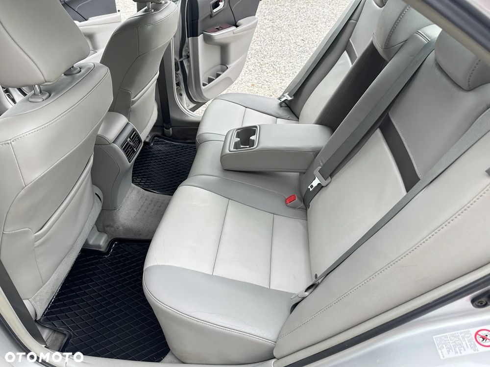 Toyota Camry 3.5 V6 XLE - 8