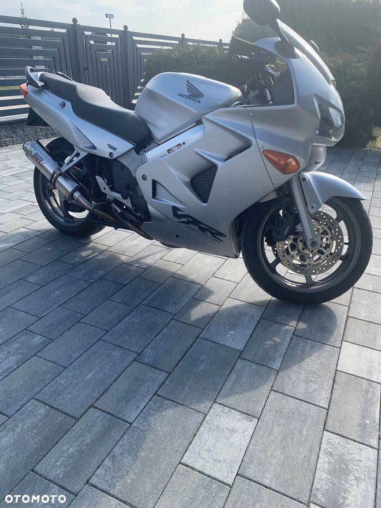 Honda VFR - 3