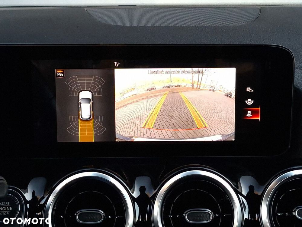 Mercedes-Benz GLA - 38