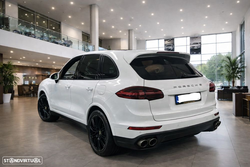 Porsche Cayenne S E-Hybrid - 3