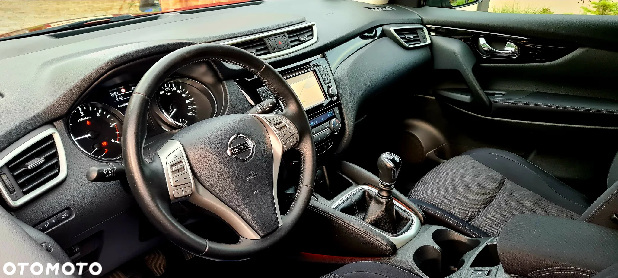 Nissan Qashqai 1.5 dCi Tekna EU6 - 32
