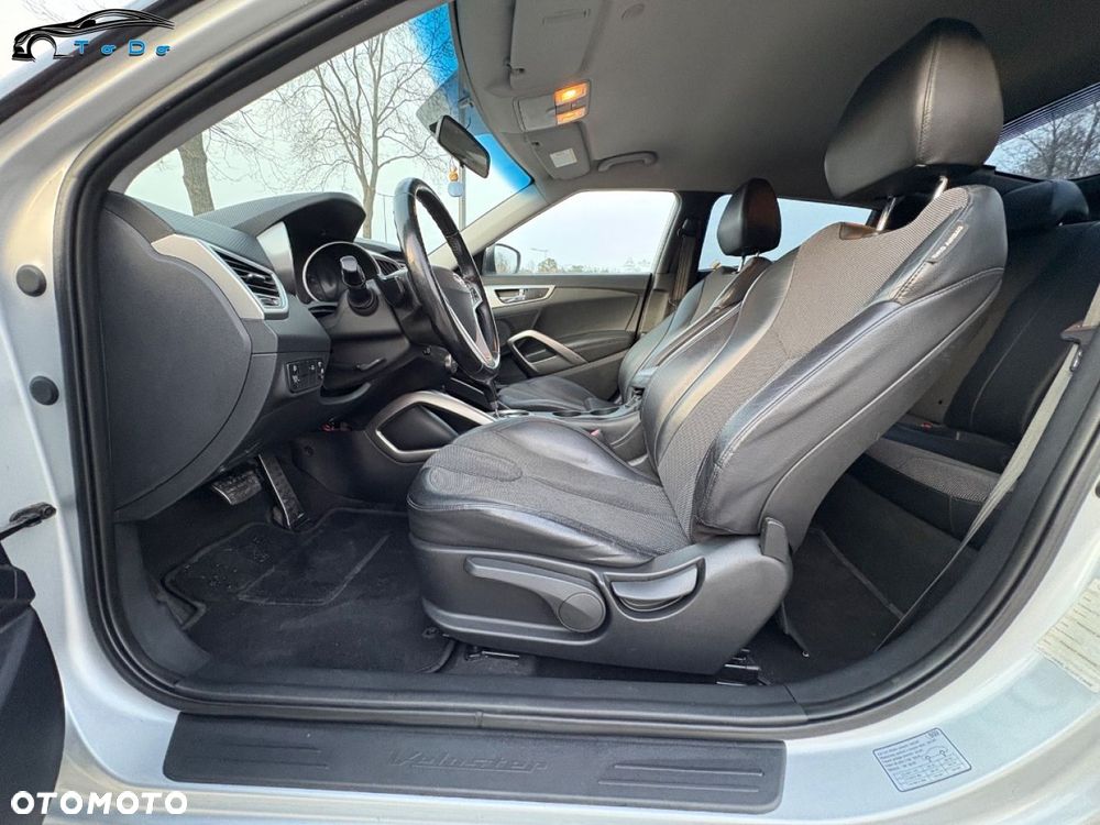 Hyundai Veloster 1.6 DCT Premium - 23