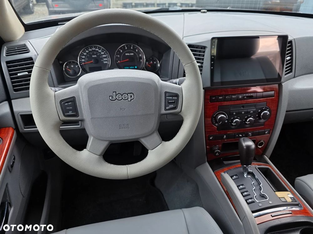 Jeep Grand Cherokee - 9