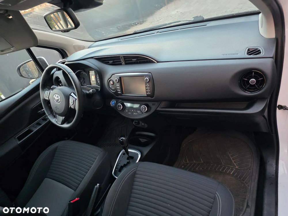 Toyota Yaris 1.5 - 26