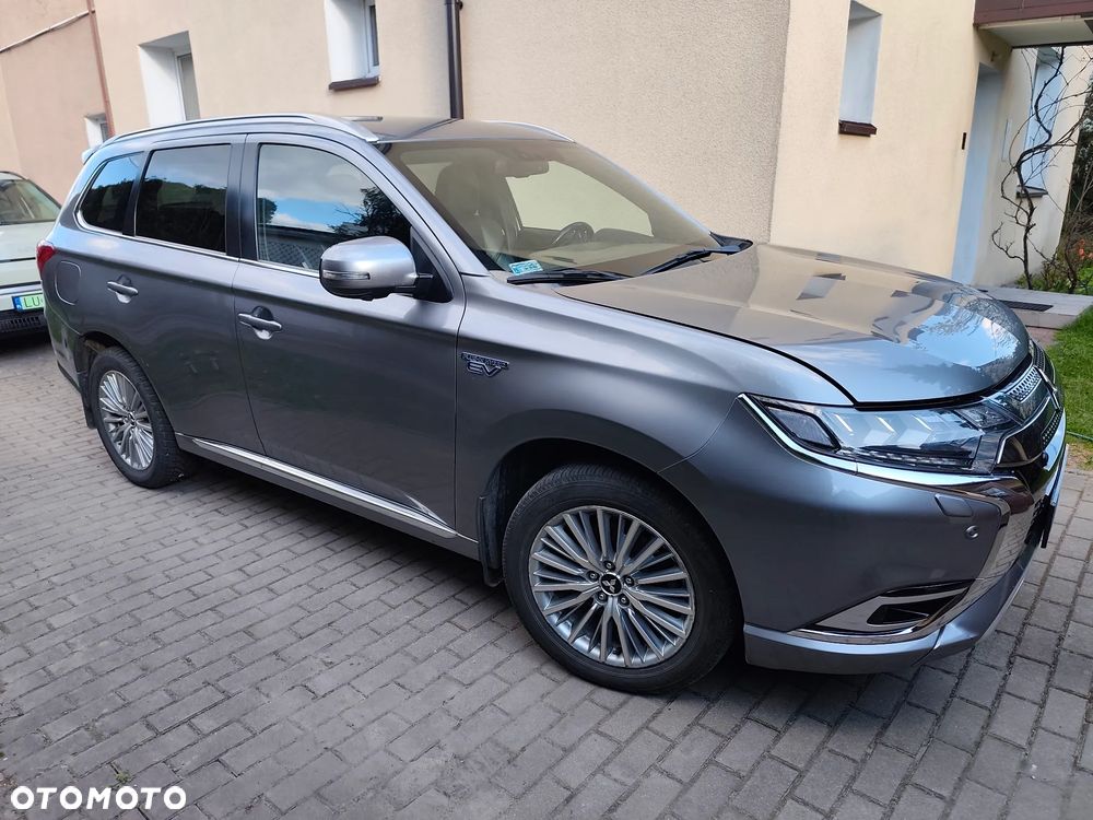 Mitsubishi Outlander - 14