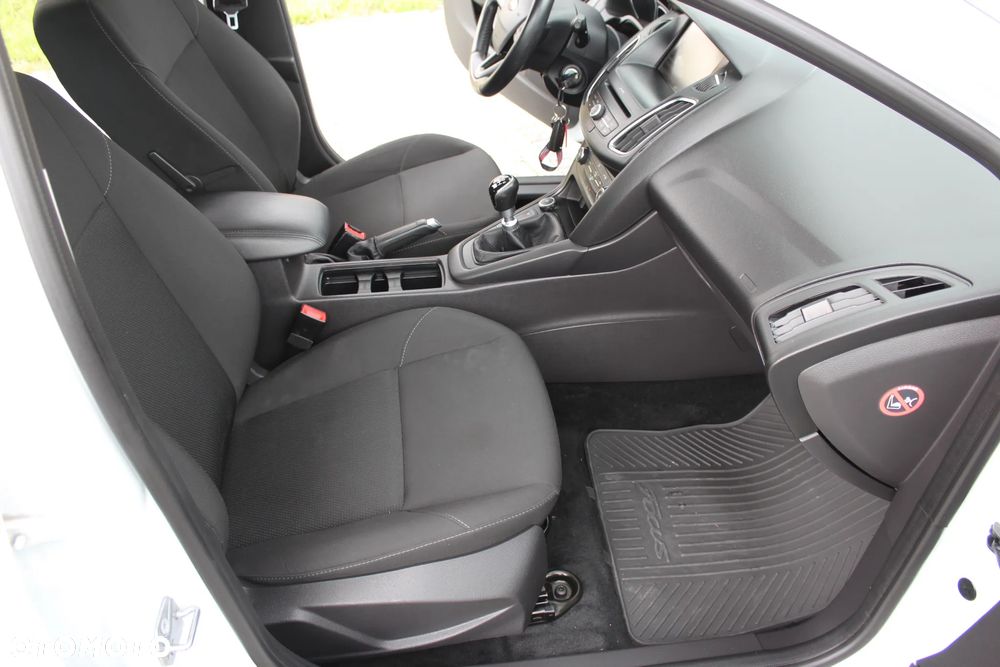 Ford Focus - 22
