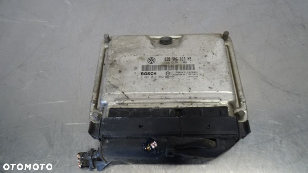 KOMPUTER SILNIKA SKODA FABIA II 1.9TDI 038906019NS 0281013082 - 1