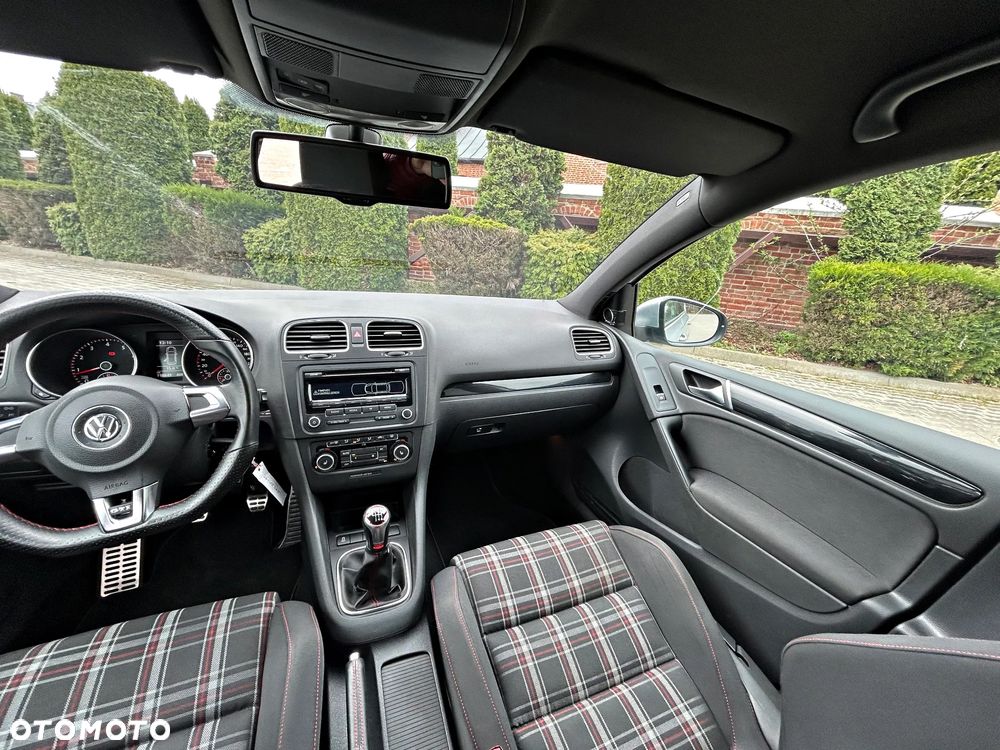 Volkswagen Golf - 26