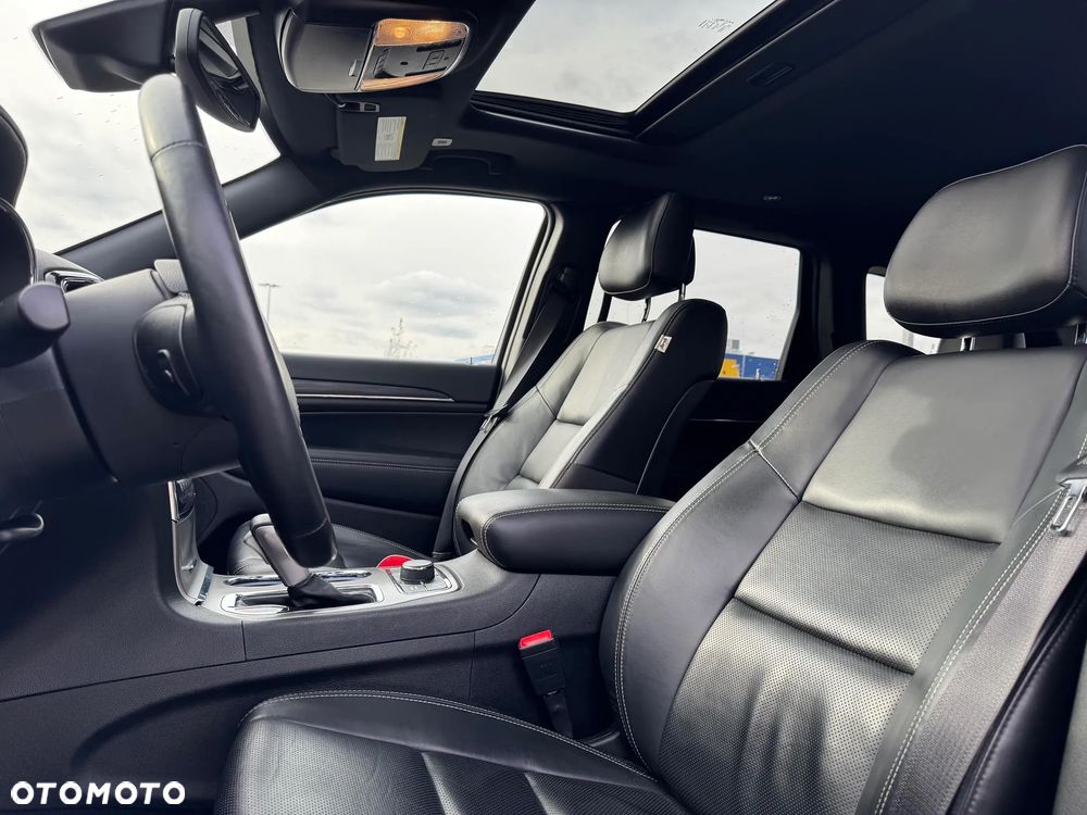 Jeep Grand Cherokee - 26