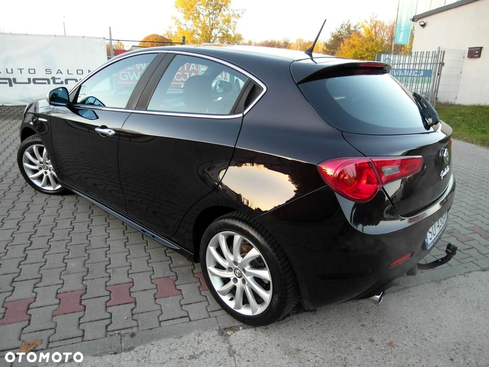 Alfa Romeo Giulietta 2011 photo 2