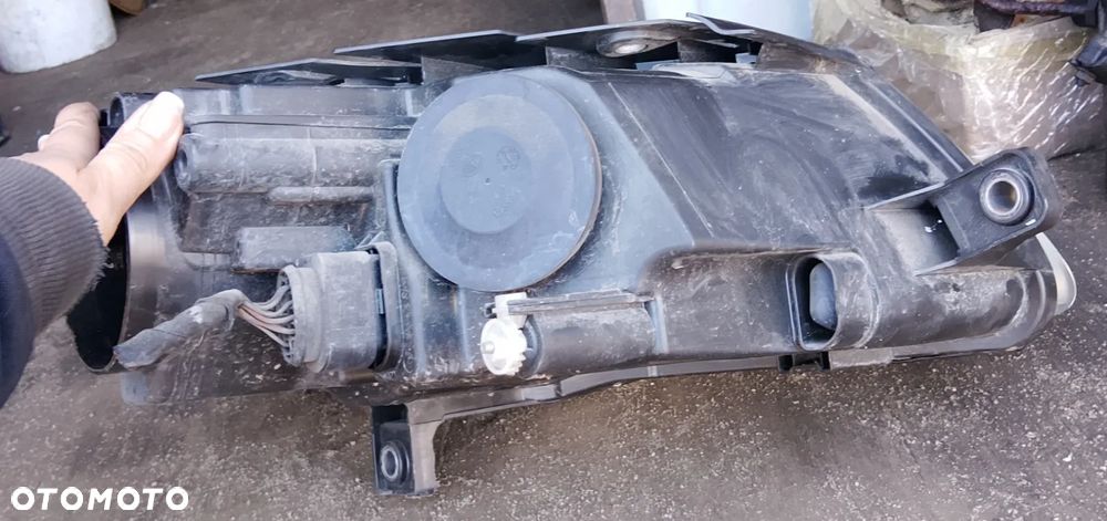 VW PASSAT B6 LAMPA LEWA PRZEDNIA PRZÓD - 4