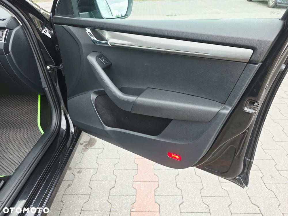 Skoda Octavia 2.0 TDI Style DSG - 22