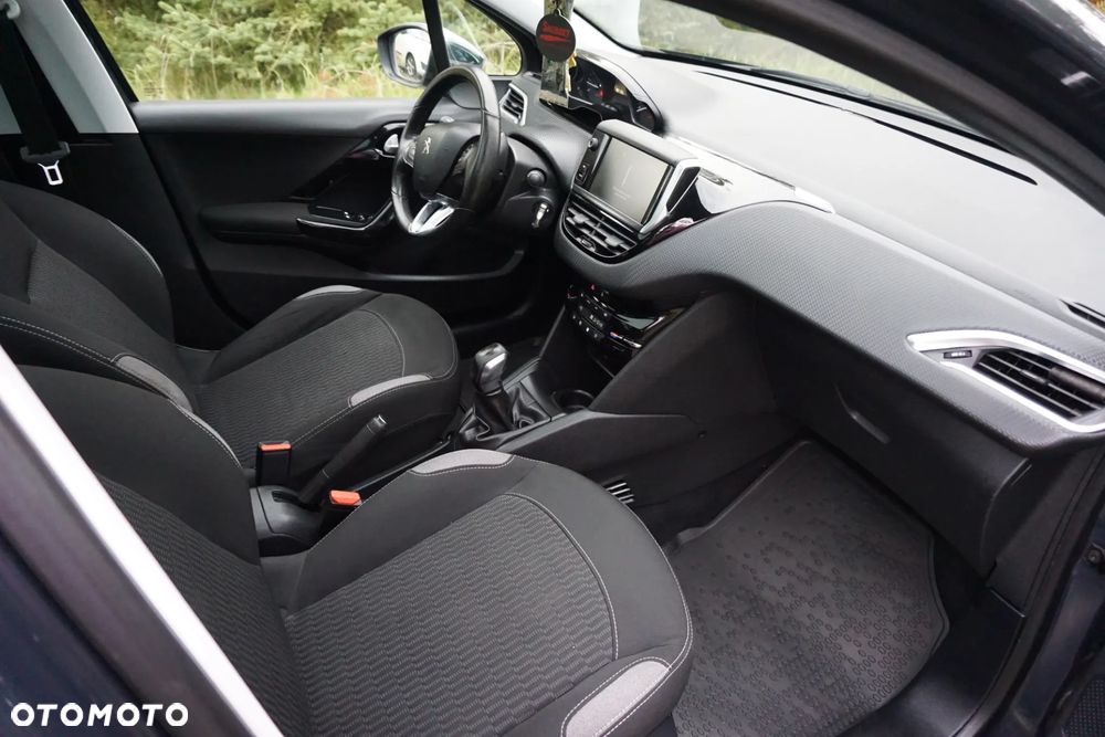 Peugeot 208 - 4