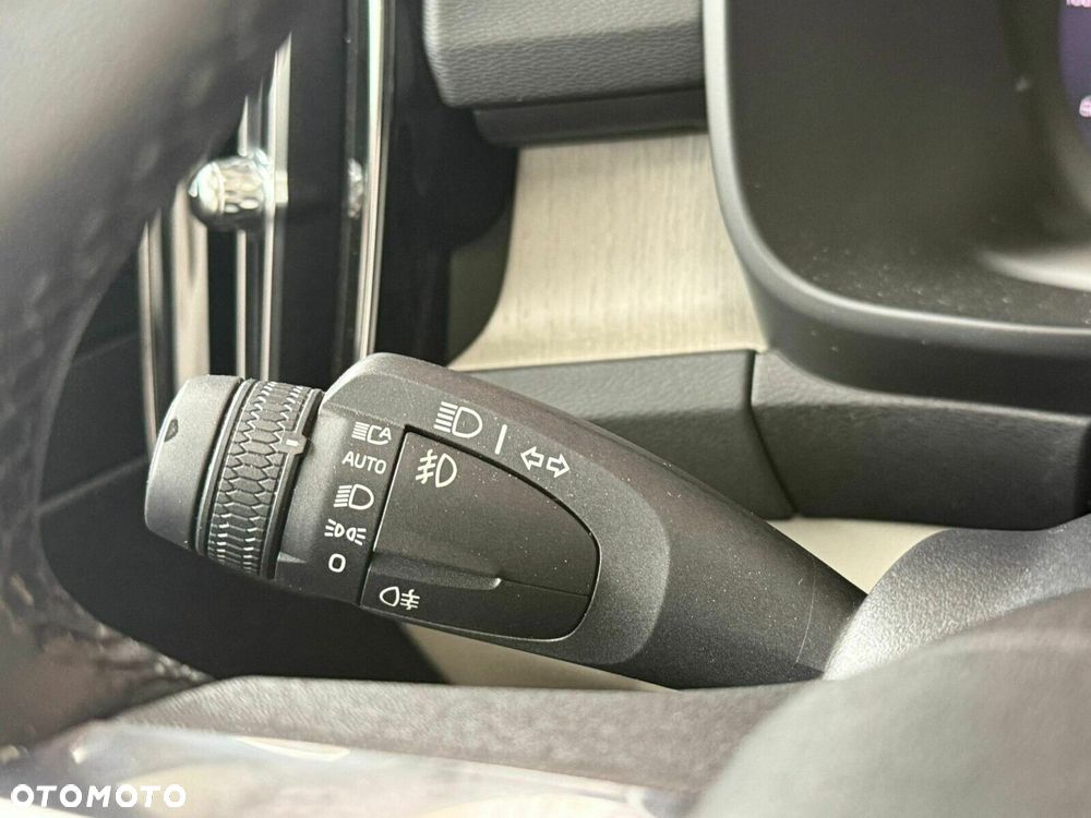 Volvo XC 40 B4 AWD Plus Bright - 20