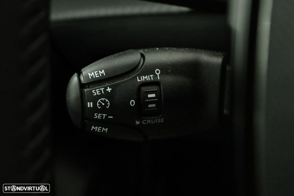 Peugeot 208 1.2 PureTech Style - 17