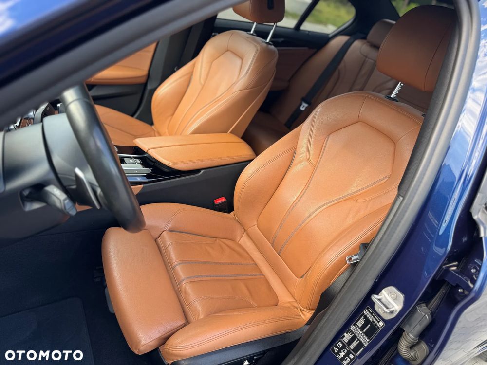 BMW Seria 5 530i xDrive - 18