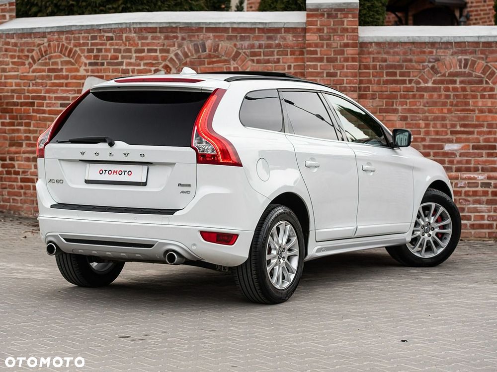 Volvo XC 60 D4 AWD Geartronic RDesign - 9