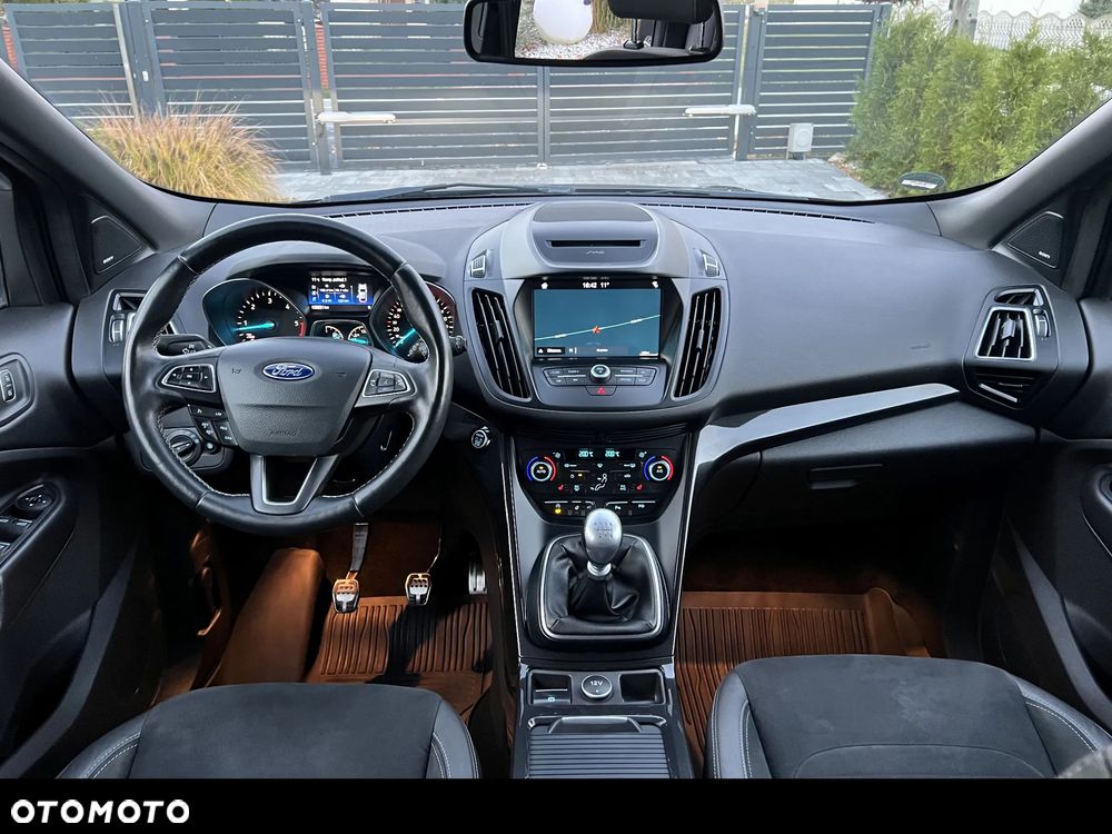 Ford Kuga 2.0 TDCi 2x4 ST-Line - 23