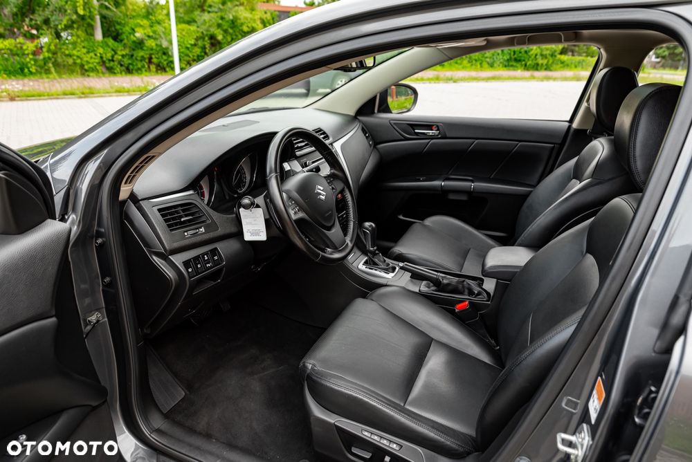 Suzuki Kizashi 2.4 4x4 CVT Sport - 30