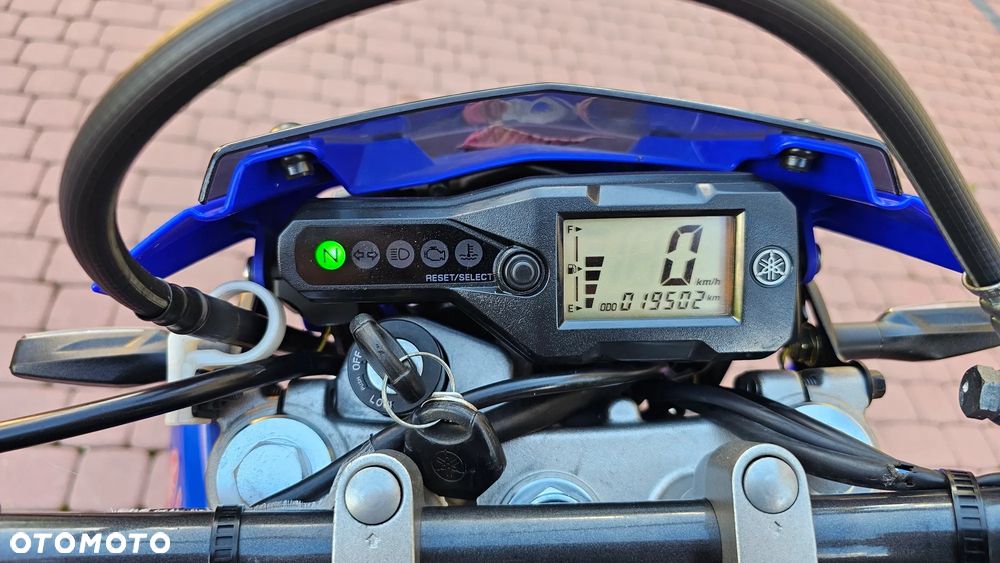 Yamaha WR - 8