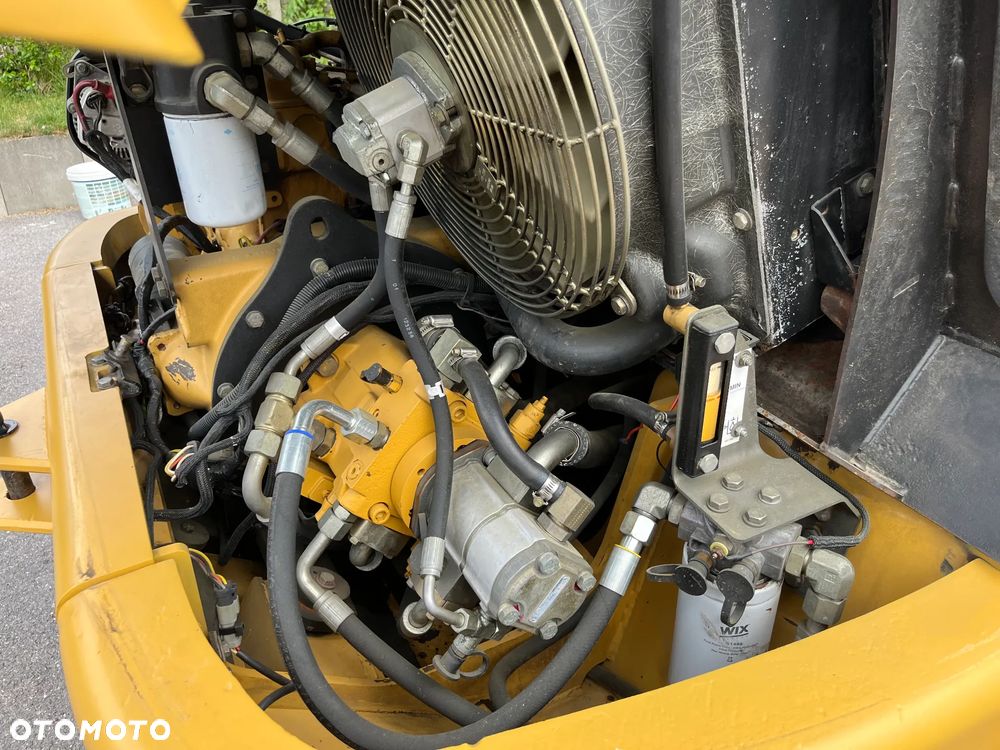 Caterpillar 906 - 15