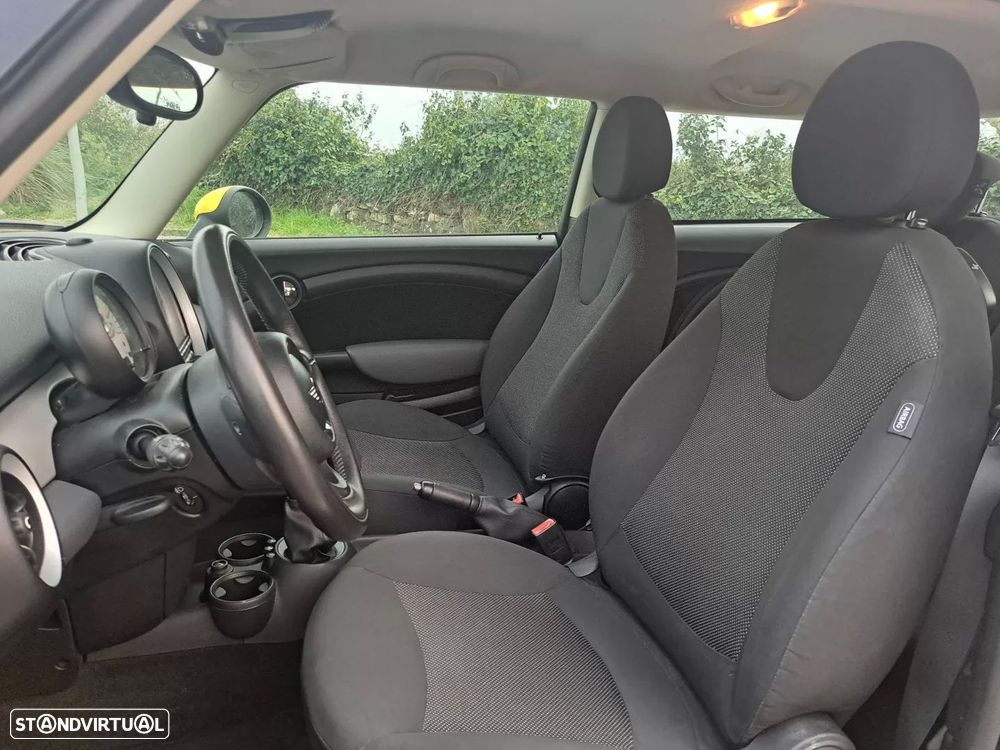 MINI 3 Portas One D - 6