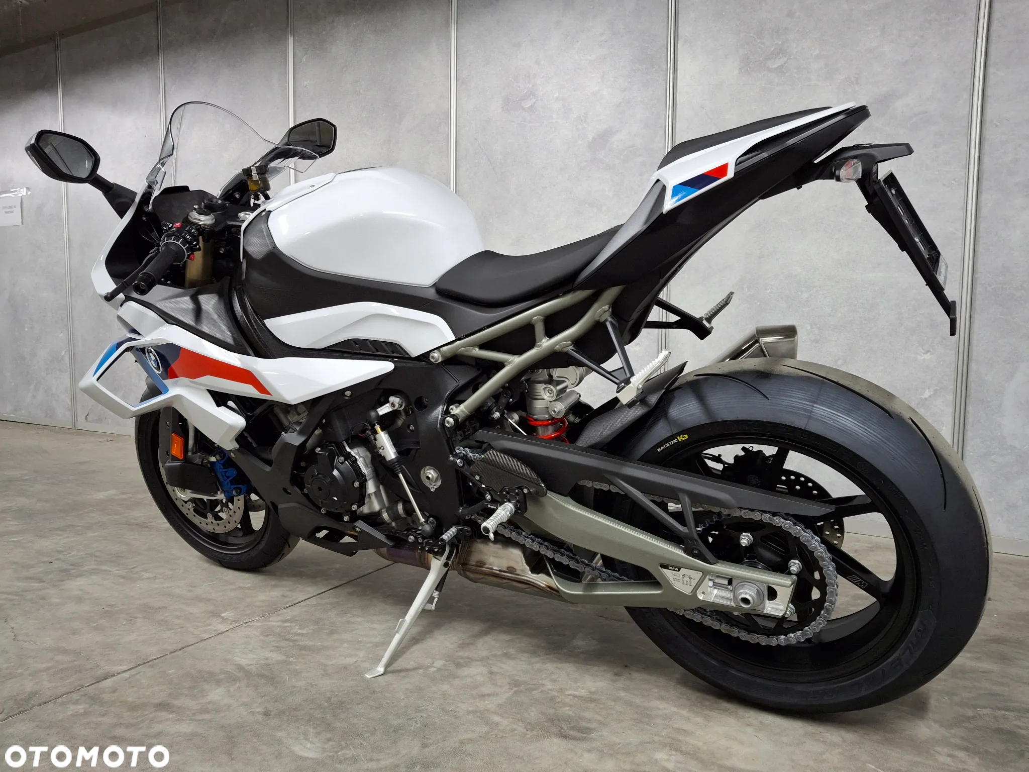 BMW S - 6