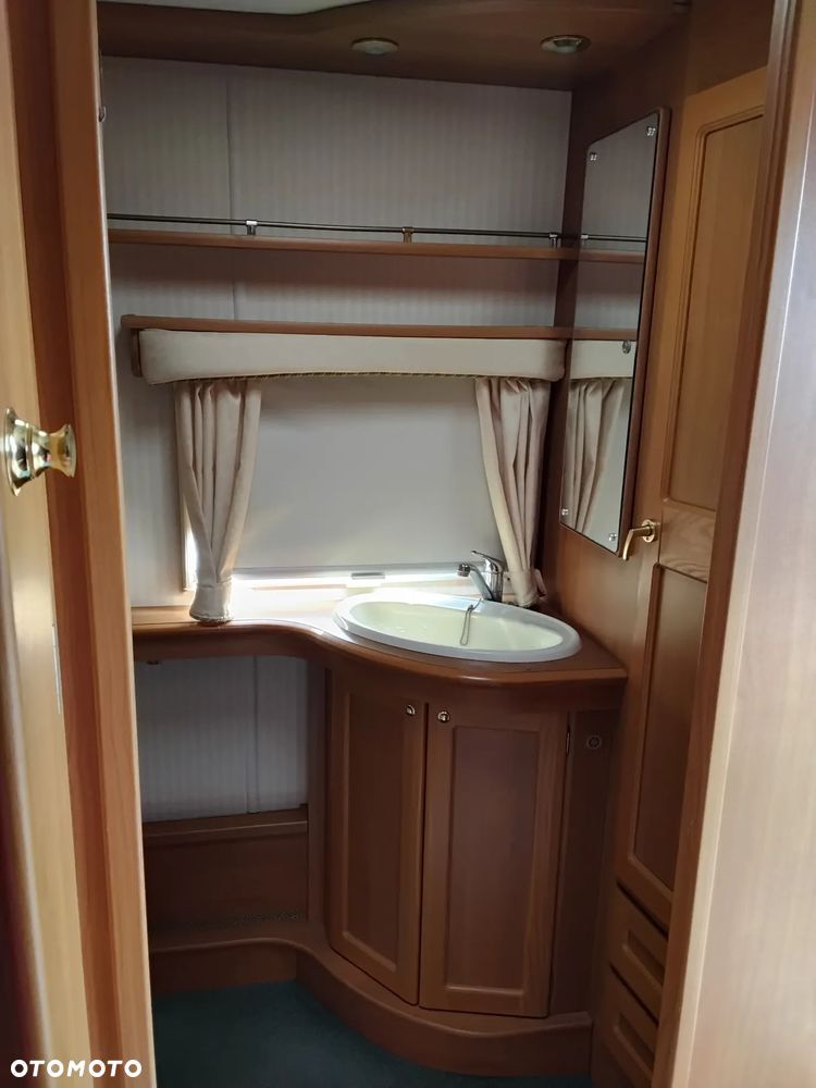 Inny Bessacarr  Cameo - 17