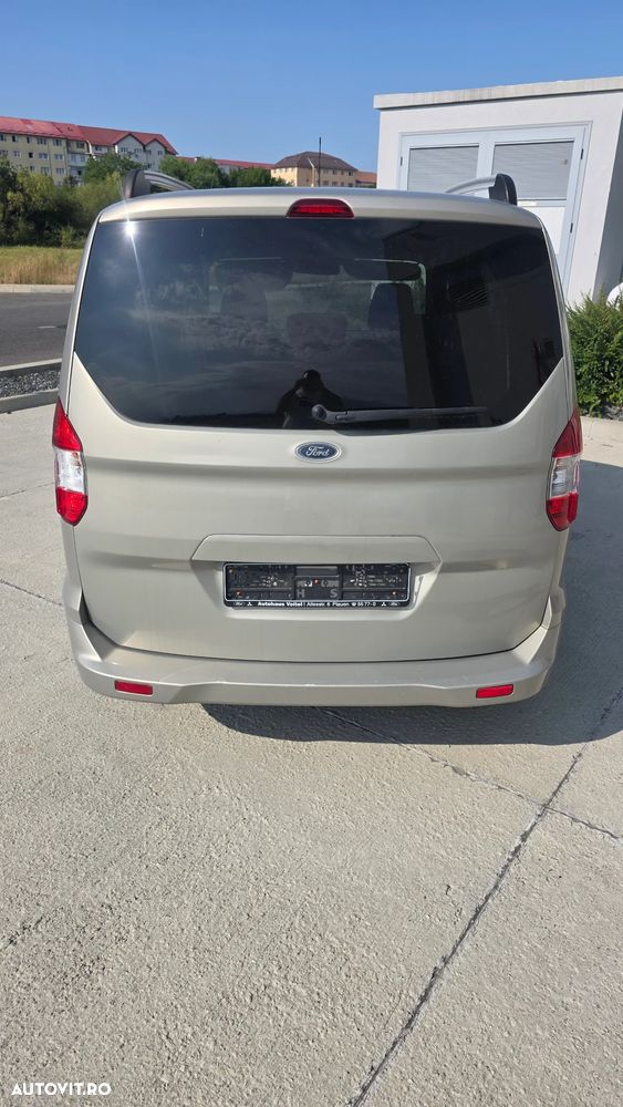 Ford Transit Connect - 8