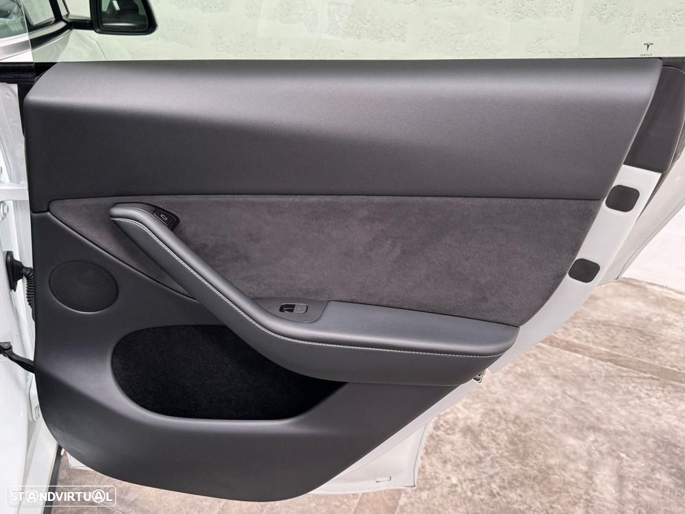 Tesla Model Y Performance Tração Integral - 56