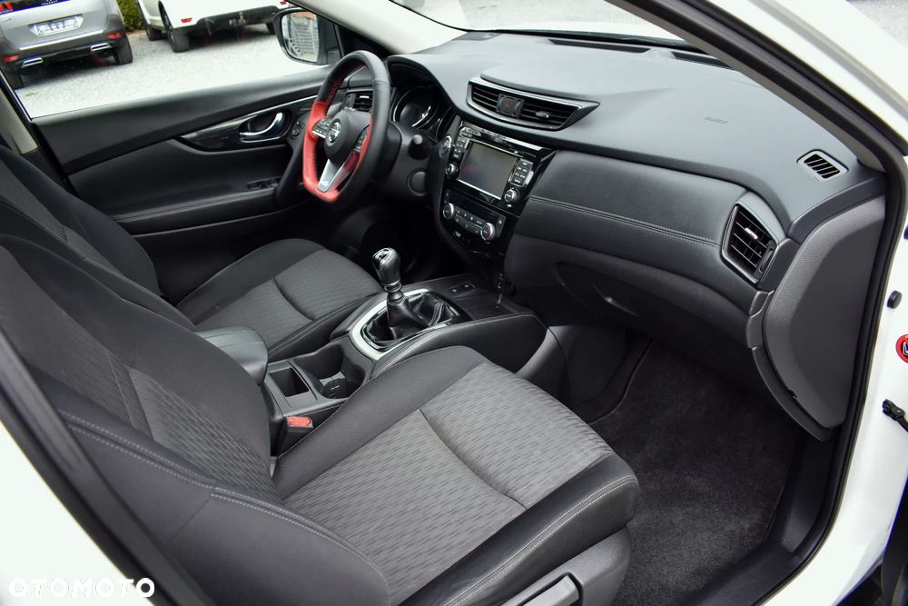 Nissan X-Trail 1.6 DIG-T N-Vision - 34