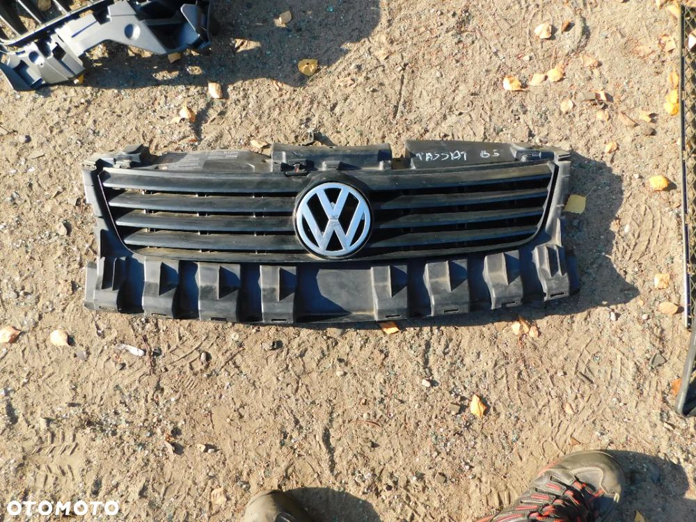 vw volkswagen passat B5 grill WYSYŁKA - 1