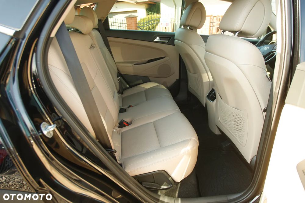 Hyundai Tucson 1.6 GDI BlueDrive Style 2WD - 25