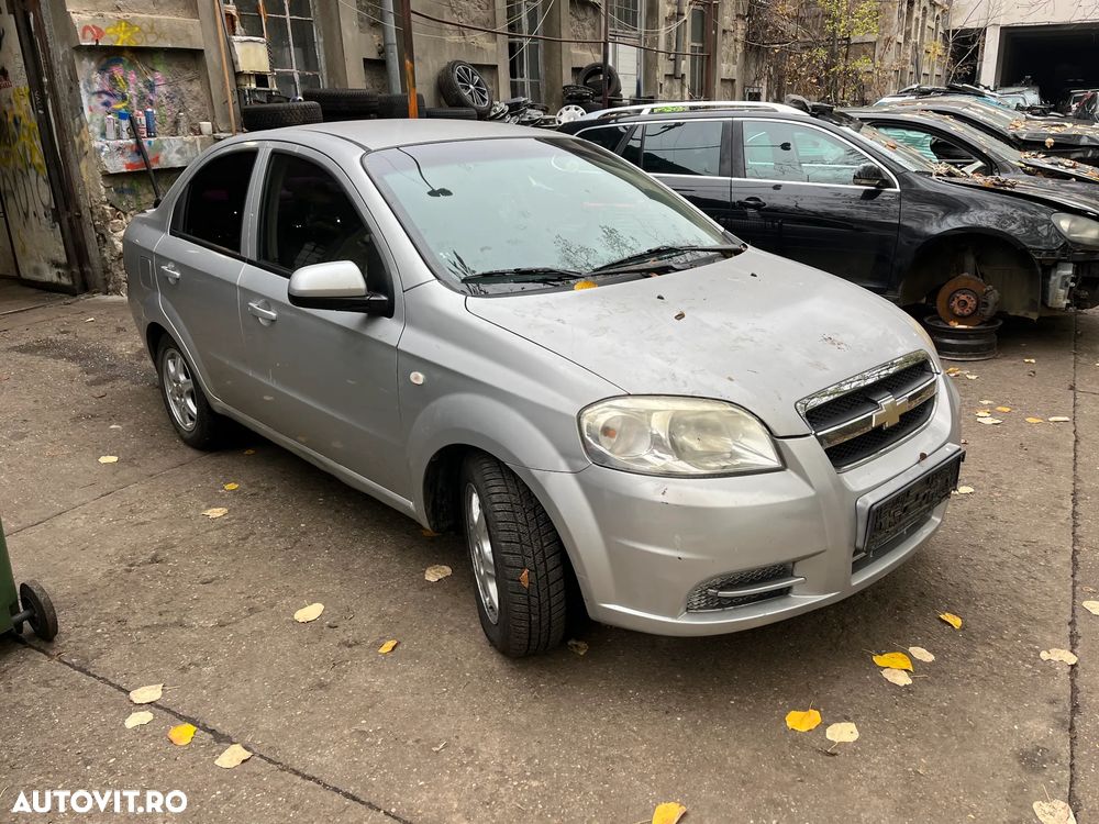 Dezmembrez Chevrolet Aveo gri argintiu deshis 1,4 benzina 2007