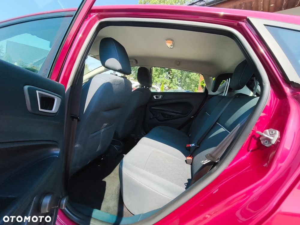 Ford Fiesta 1.25 Ghia - 31