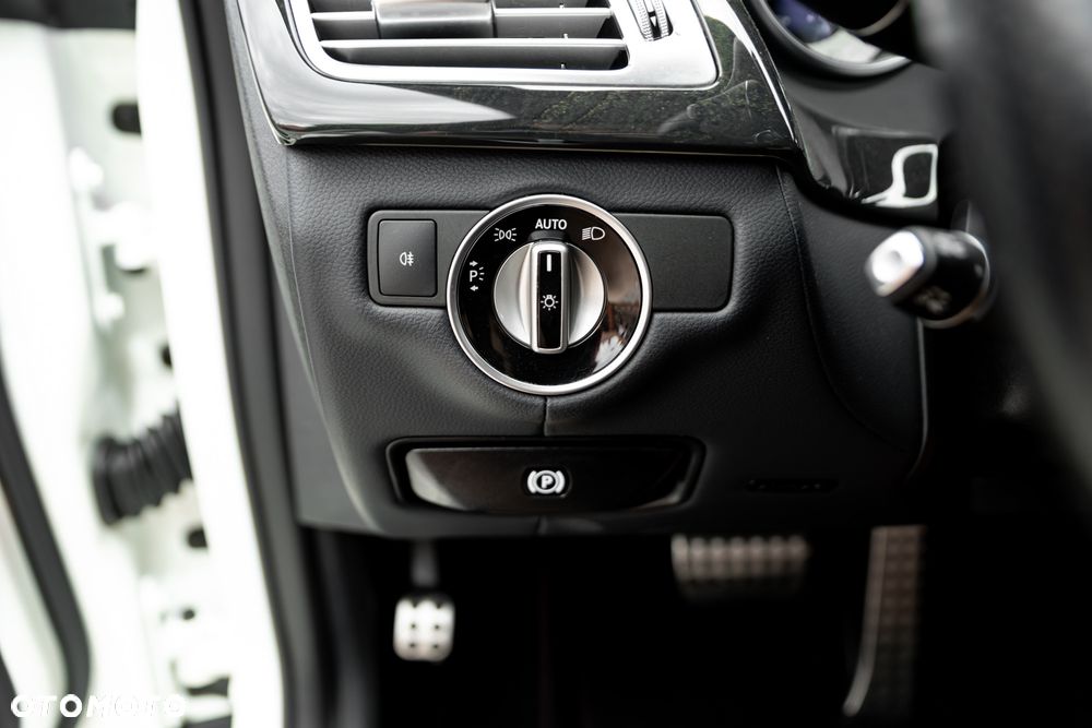 Mercedes-Benz CLS 400 4Matic 7G-TRONIC - 23