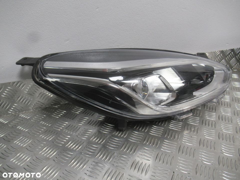 LAMPA PRZEDNIA PRZÓD PRAWA LEWA FORD FIESTA MK8 SOCZEWKA L1BB-13E014-CC L1BB-13E015-CC 2017-2022 - 2