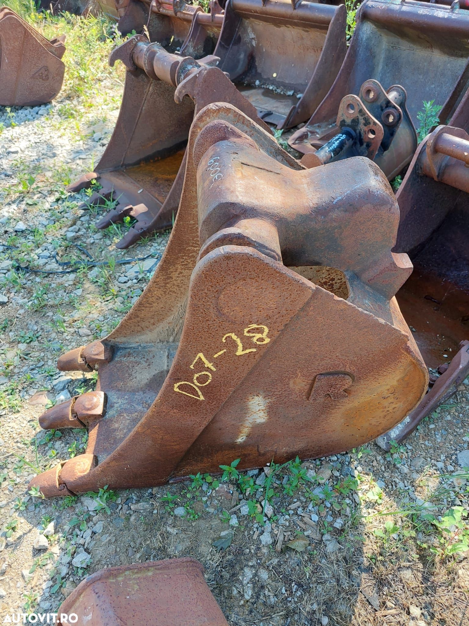 Cupa Sapat Miniexcavator de 5-8 Tone - 1