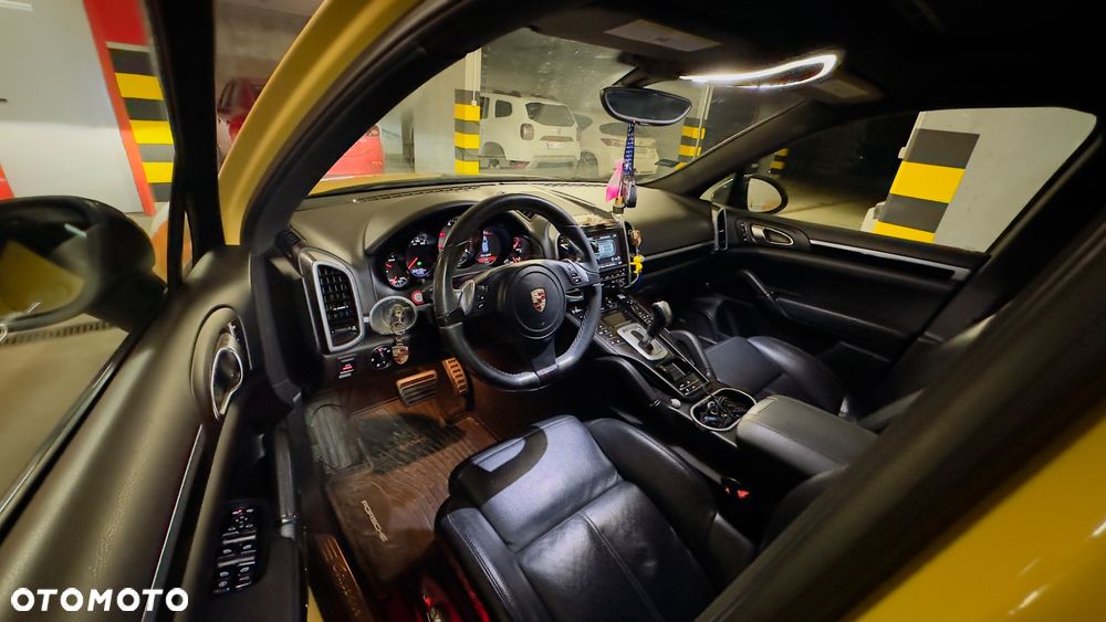 Porsche Cayenne - 7